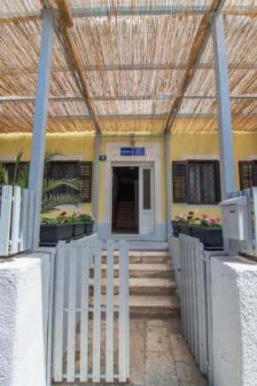Hostel Flora